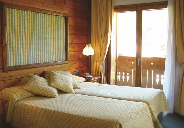 Confortables habitaciones en Hotel Grévol Spa. Disfrúta con los mejores precios de Girona